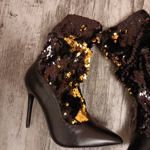 Gold and black sequence bootie - Picture 3 of 6